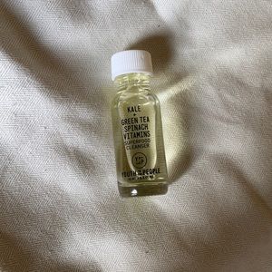 1 DELUXE SAMPLE FREE WITH PURCHASE 40$+